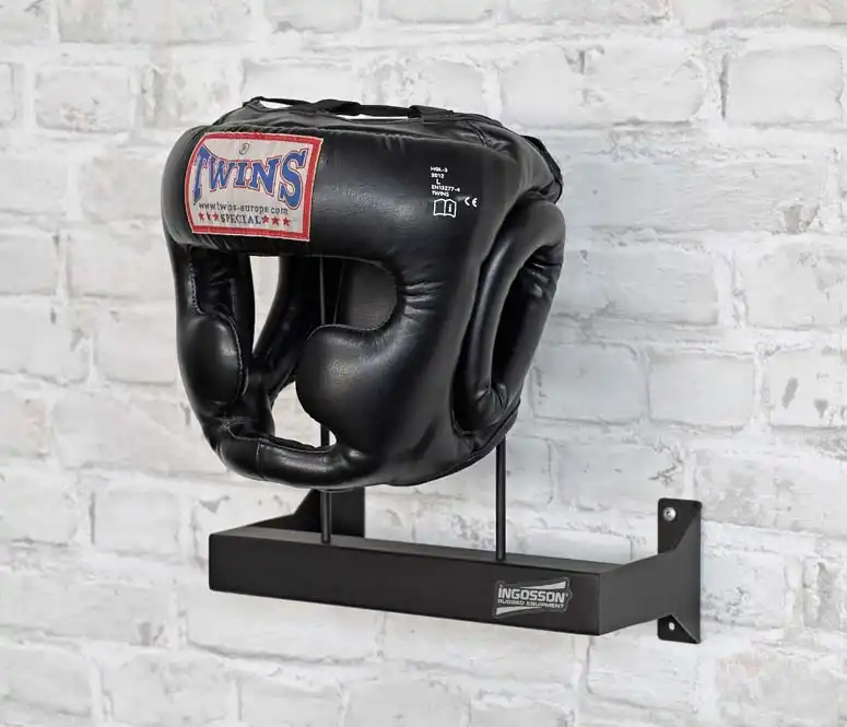 wall hanger for fighting headgear